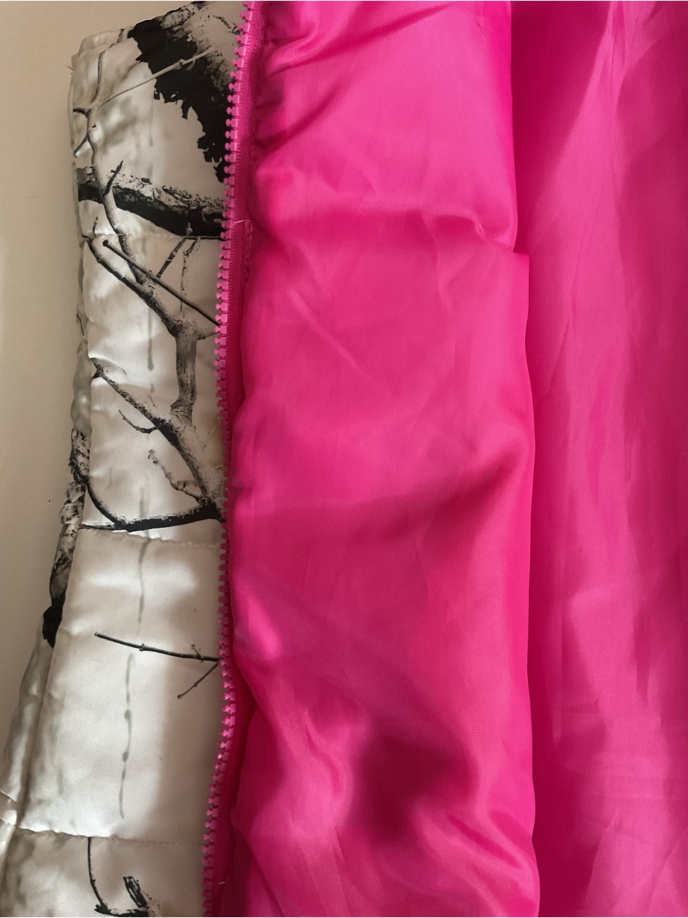 Legendary Pink Camo-Print Quilted Vest SZ L - Picture 9 of 14